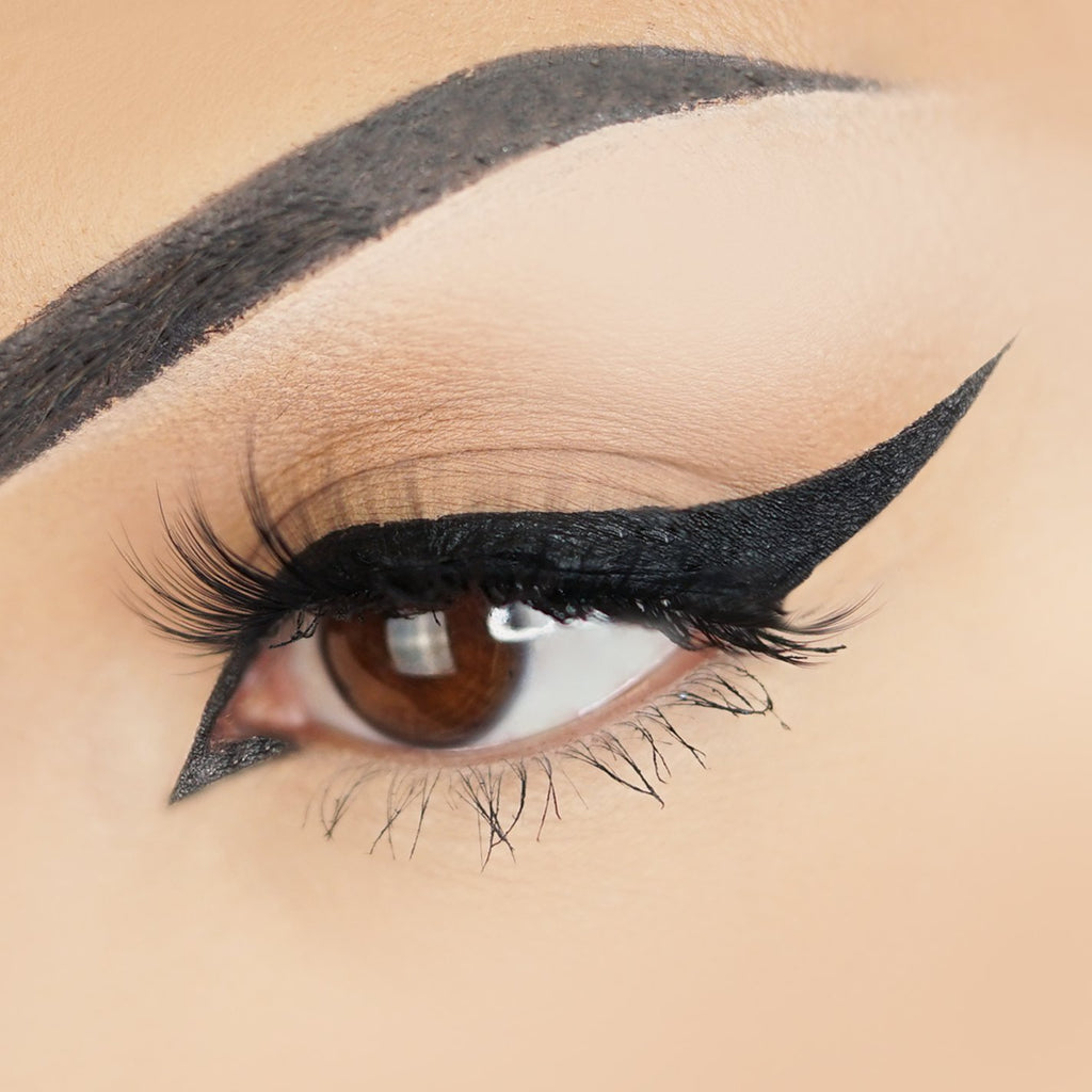 KARA BEAUTY "WATERPROOF LIQUID EYELINER"