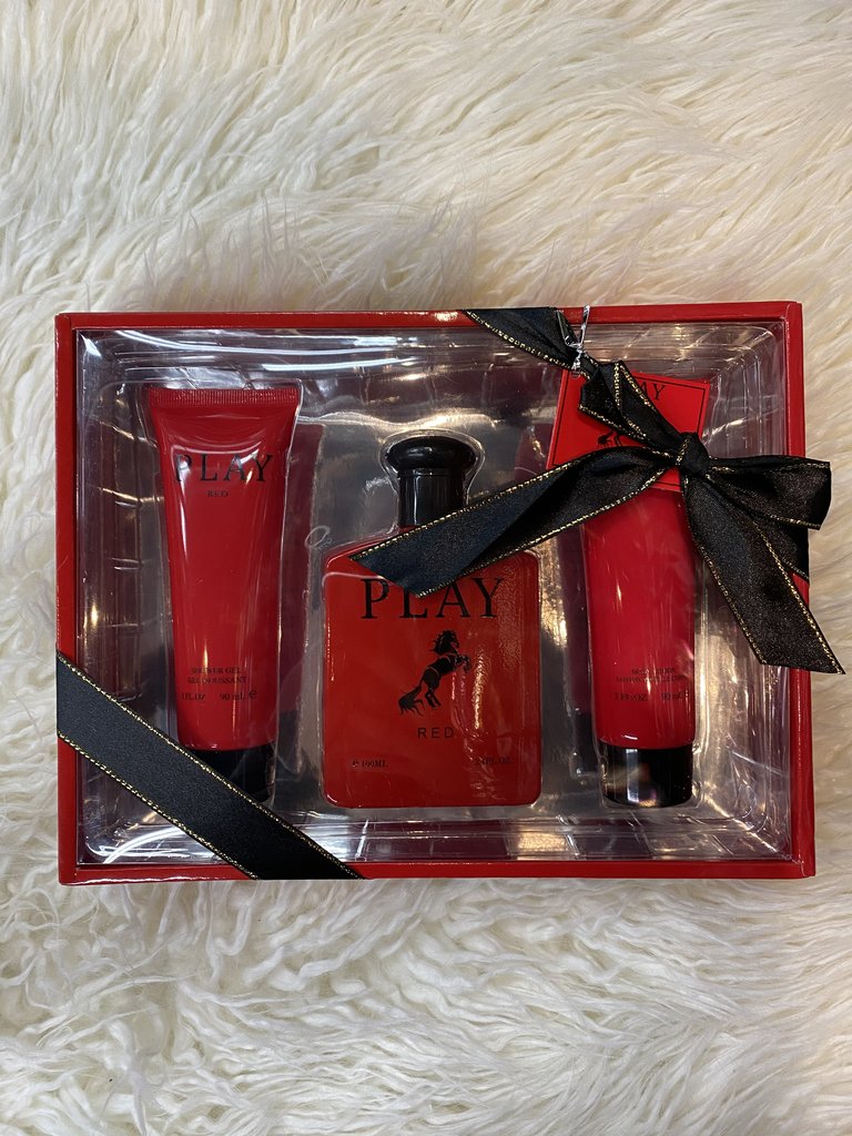 PLAY RED GIFT SET
